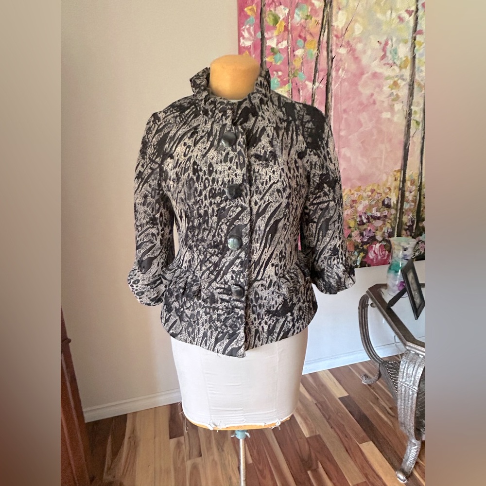 Ladies dress or casual jacket. Stylish. Chapter One. EUC. Sz 10 (fits small).